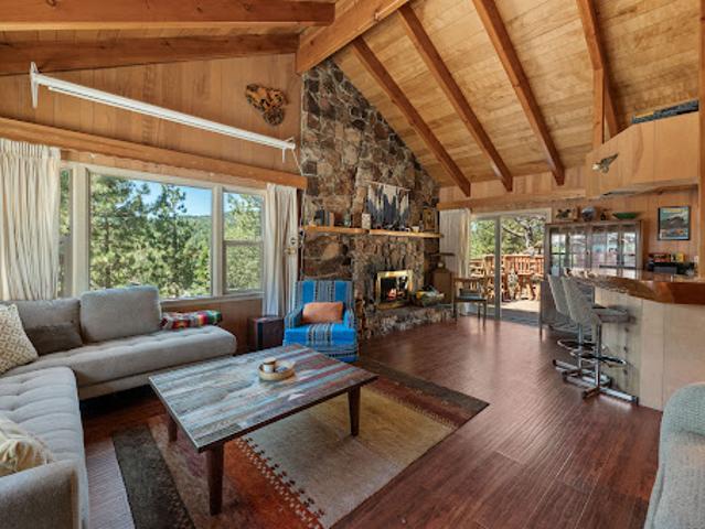 House for sale in Fawnskin, California