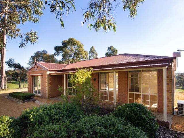 House for rent in Elphinstone, Victoria