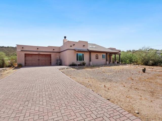 House for sale in Black Canyon City, Arizona