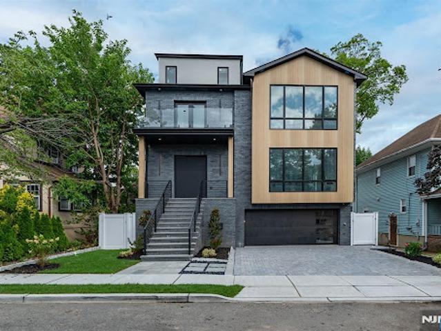 House for sale in Cliffside Park, New Jersey