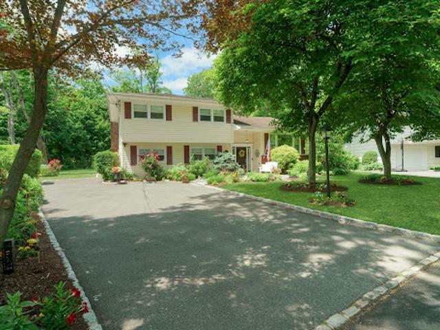 House for sale in Summit, New Jersey