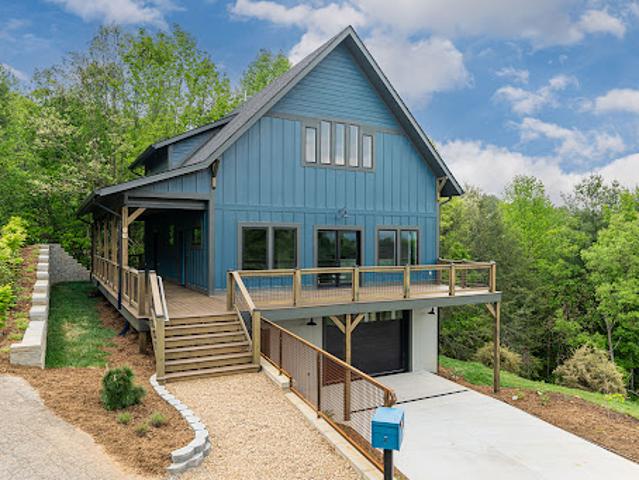House for sale in Weaverville, North Carolina