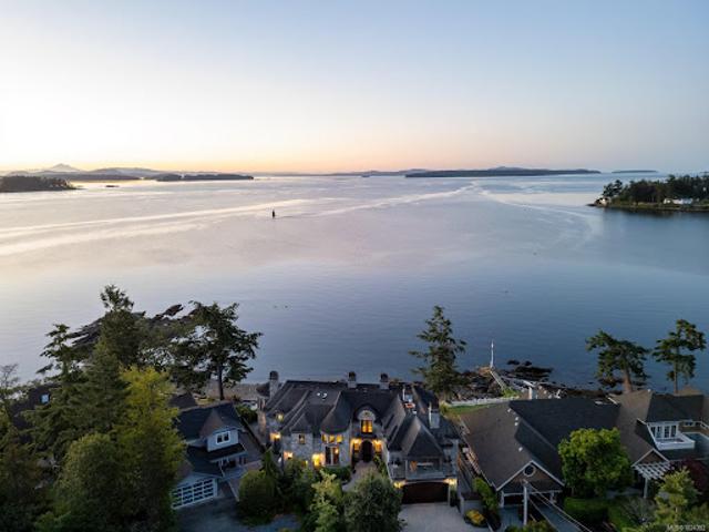 House for sale in Sidney, British Columbia