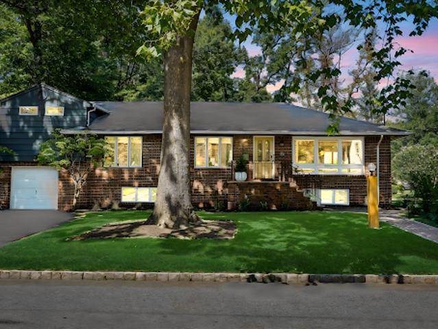 House for sale in Cedar Grove, New Jersey