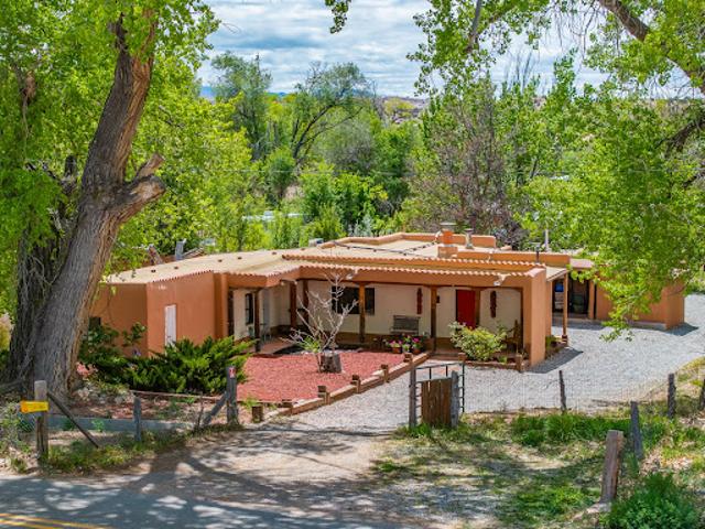 House for sale in Española, Espanola