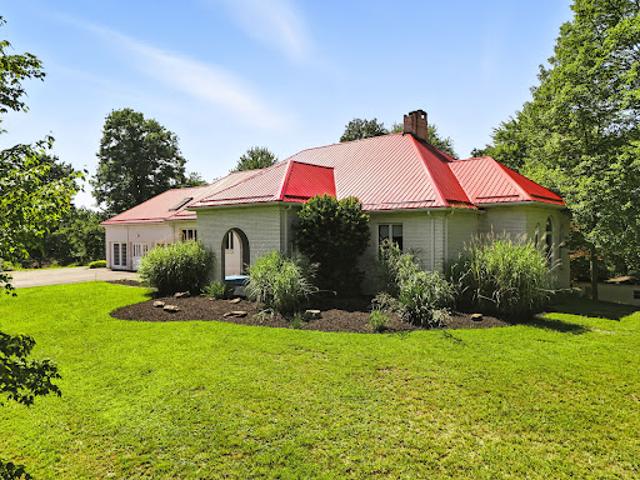 House for sale in Burgettstown, Pennsylvania