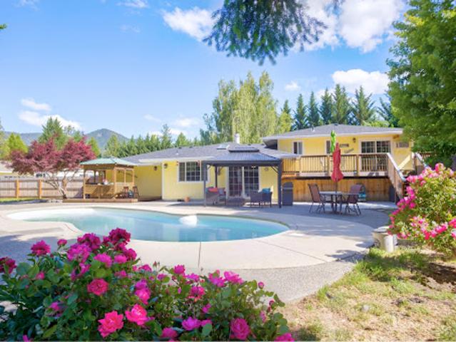 House for sale in Rogue River