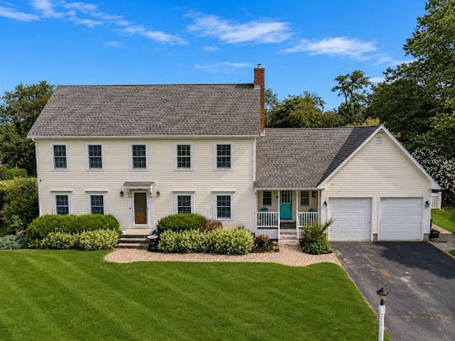 House for sale in Portsmouth, Rhode Island