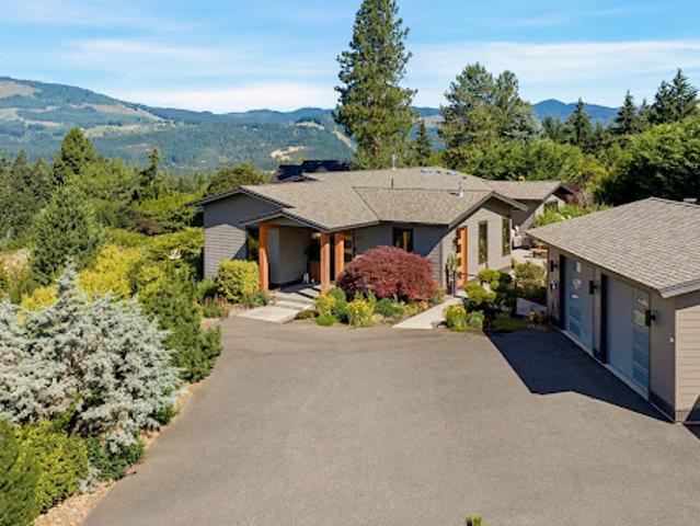 House for sale in White Salmon, Washington