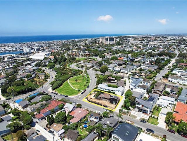 House for sale in Corona Del Mar, California