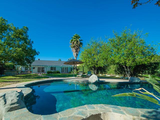 House for sale in Oak Park, California