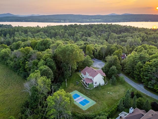 House for sale in Memphrémagog, Quebec