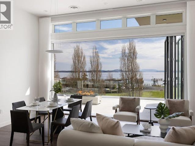 House for sale in Sidney, British Columbia