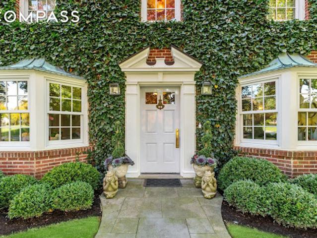 House for sale in Lake Forest, Illinois