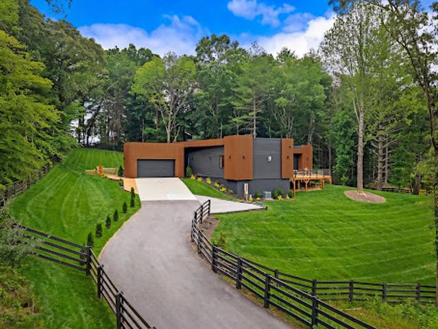 House for sale in Horse Shoe, North Carolina