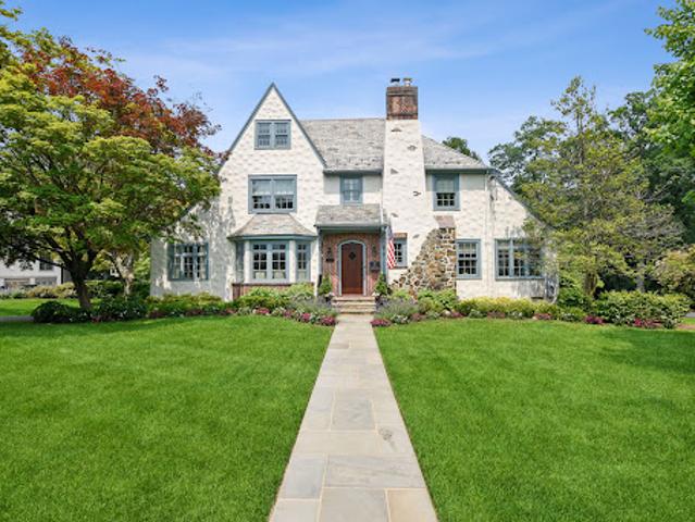 House for sale in Summit, New Jersey