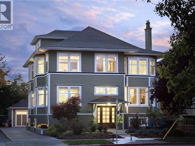 House for sale in Victoria, British Columbia