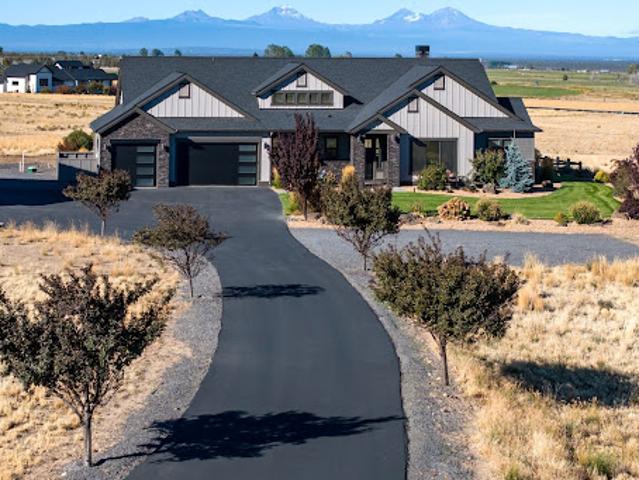 House for sale in Powell Butte, Crook County