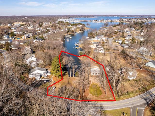 House for sale in Edgewater