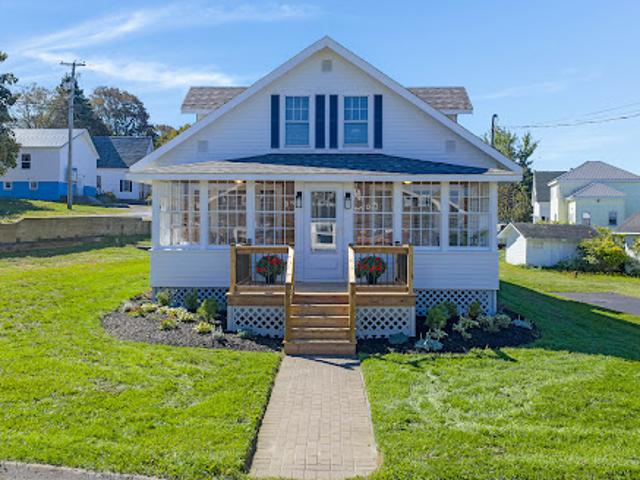 House for sale in Wilsons Beach, Campobello Parish