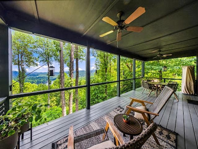 House for sale in Saluda, North Carolina