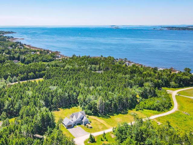House for sale in Bristol, Maine