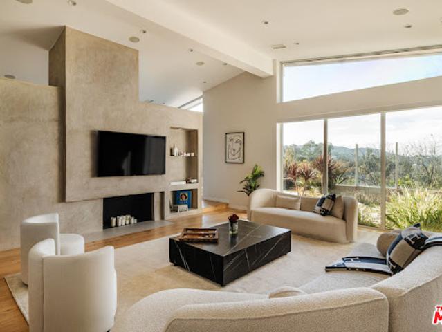 House for sale in Sherman Oaks Neighborhood Council District, Canoga Park