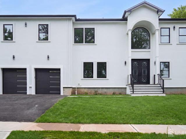 House for sale in Edison, New Jersey