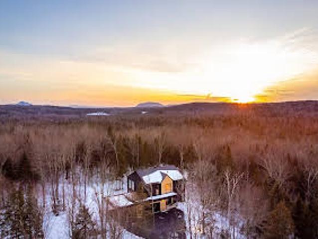 House for sale in Magog House for sale in Magog
