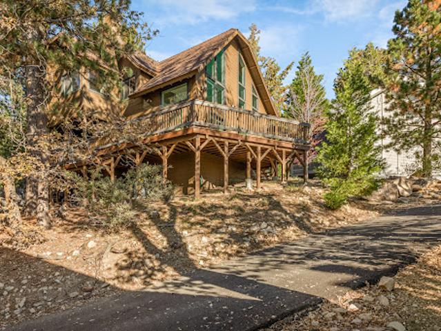 House for sale in Lake Arrowhead, San Bernardino County