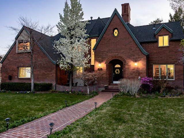 House for sale in Sandy