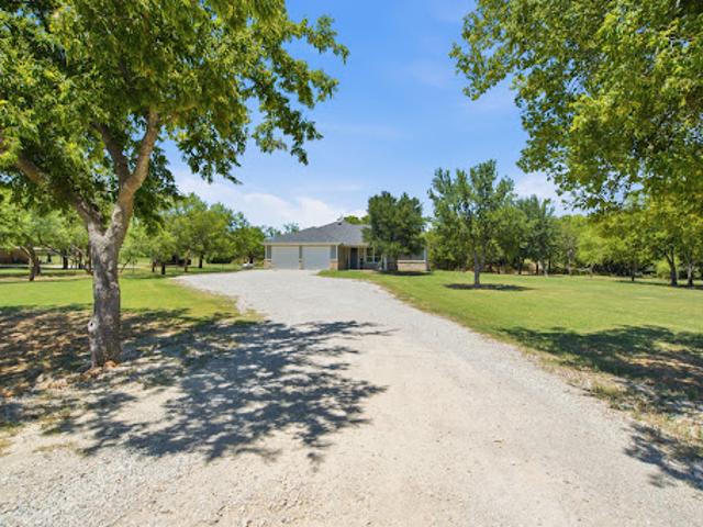 House for sale in De Young, Texas