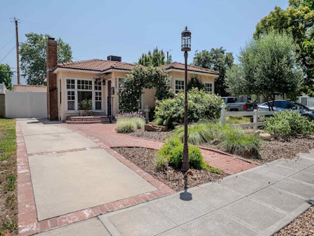 House for sale in Burbank
