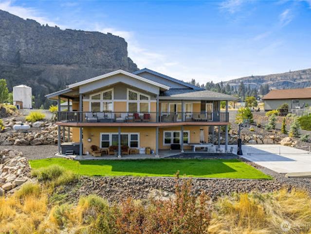 House for sale in Creston, Washington