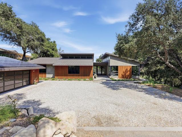 House for sale in La Canada Flintridge, California