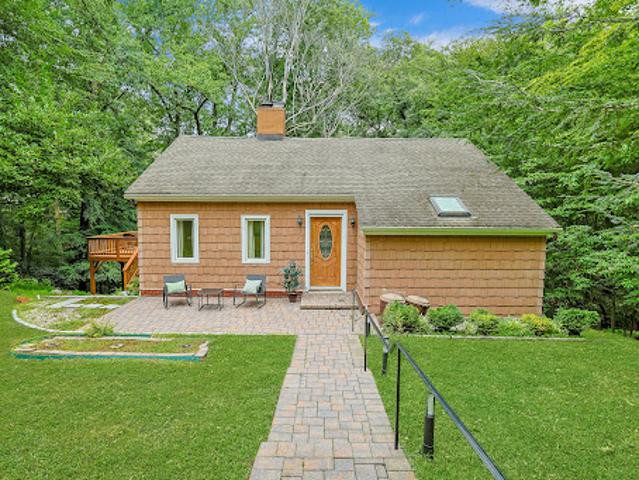 House for sale in Valhalla, New York