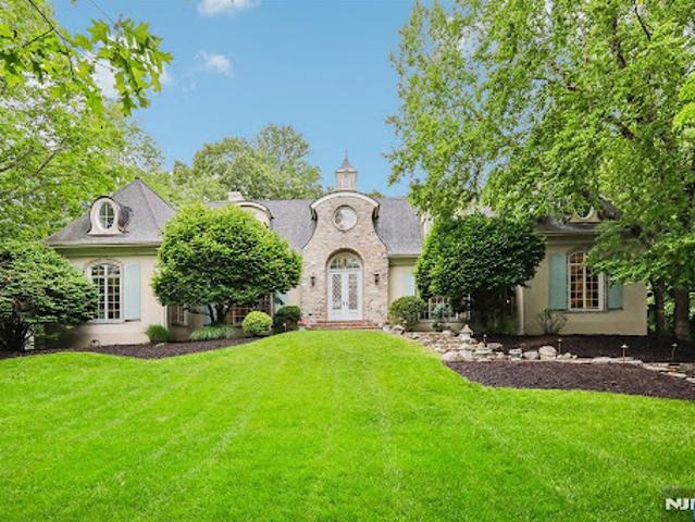 House for sale in Franklin Lakes, New Jersey