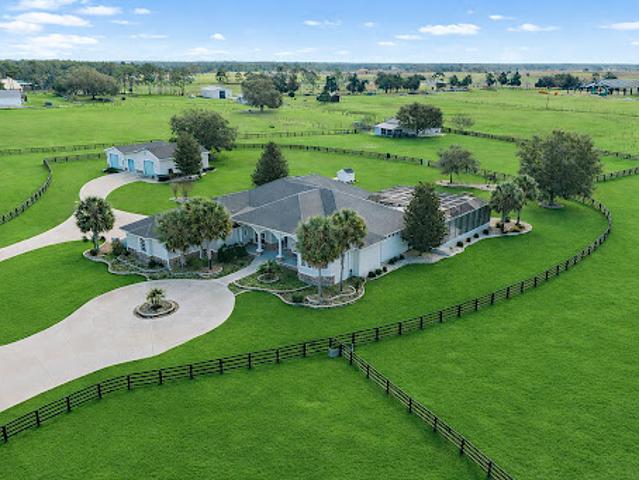 House for sale in Oxford, Florida