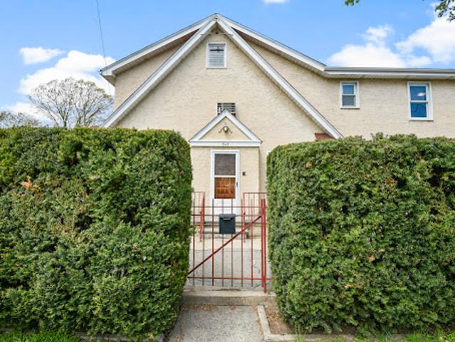 House for sale in New York