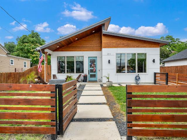 House for sale in Leesville, Texas