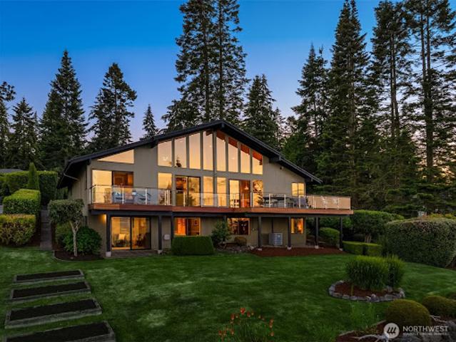House for sale in Bainbridge Island, Washington