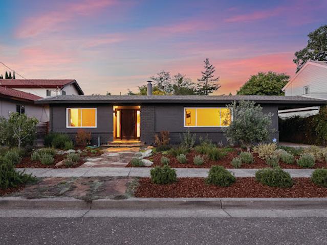 House for sale in Cloverdale, California
