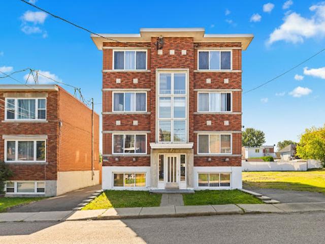 House for sale in Laval