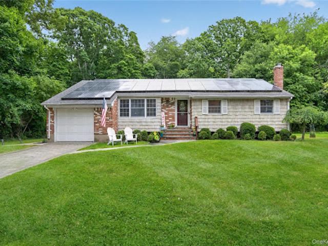 House for sale in Smithtown, New York