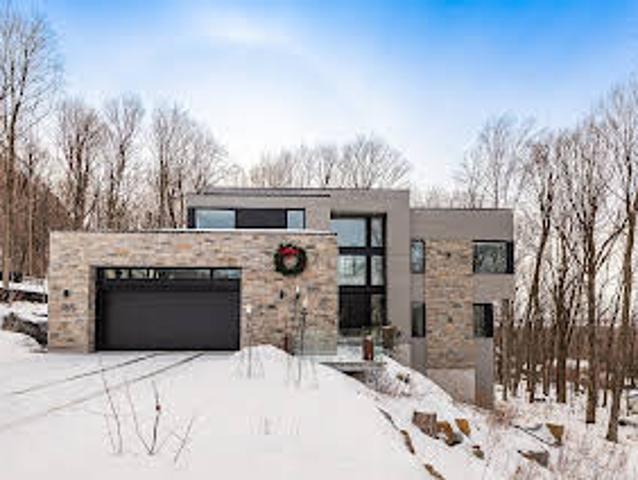House for sale in Mont-saint-hilaire
