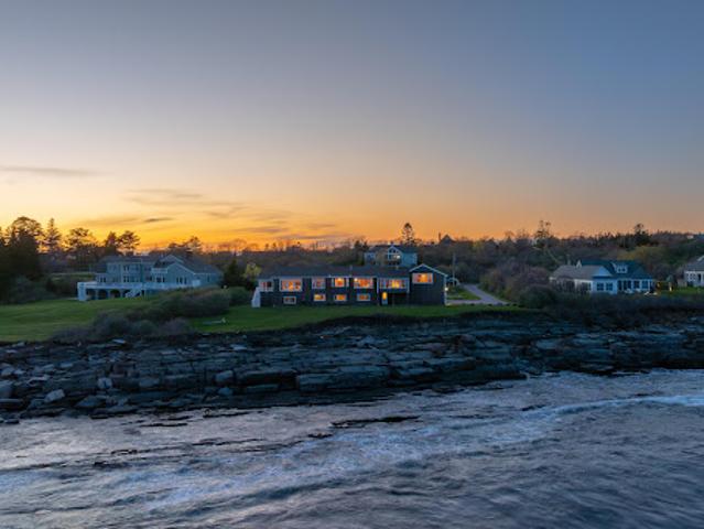 House for sale in Cape Elizabeth, Maine