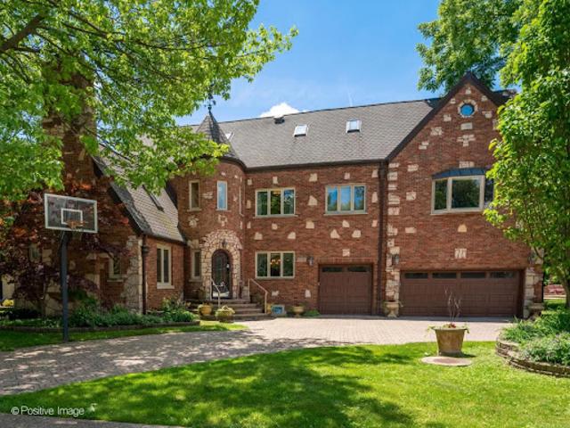 House for sale in Lincolnwood, Illinois