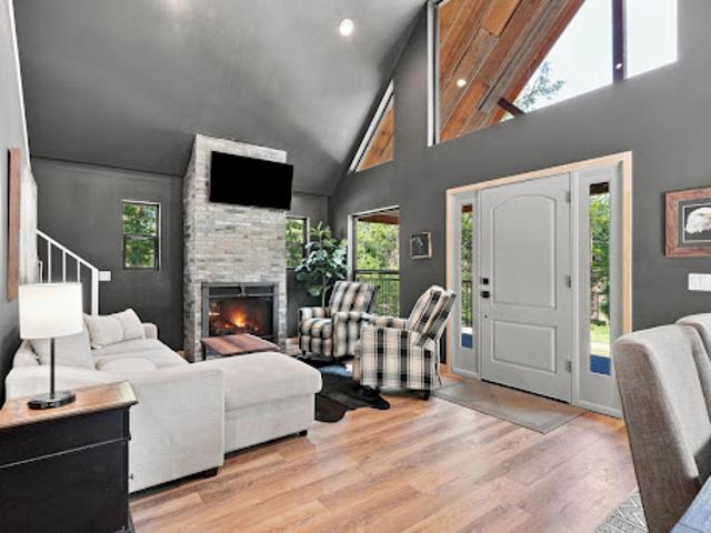 House for sale in Lakeside