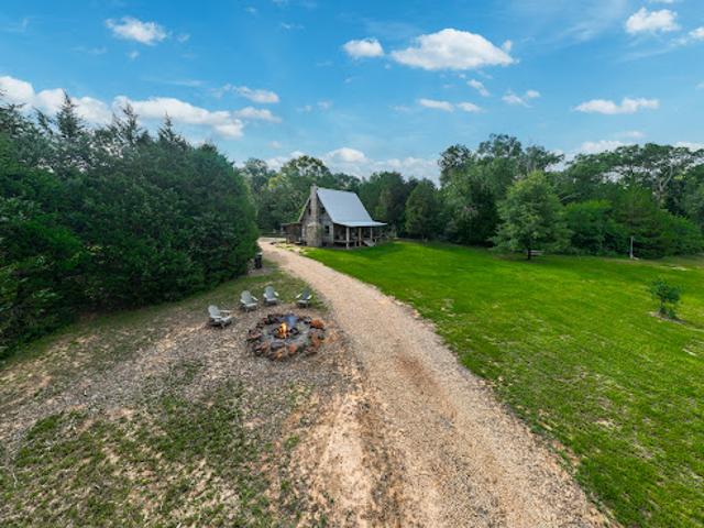 House for sale in Montalba, Texas