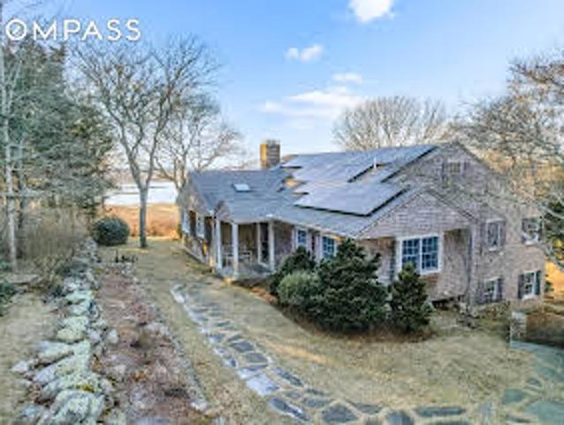 House for sale in Barnstable